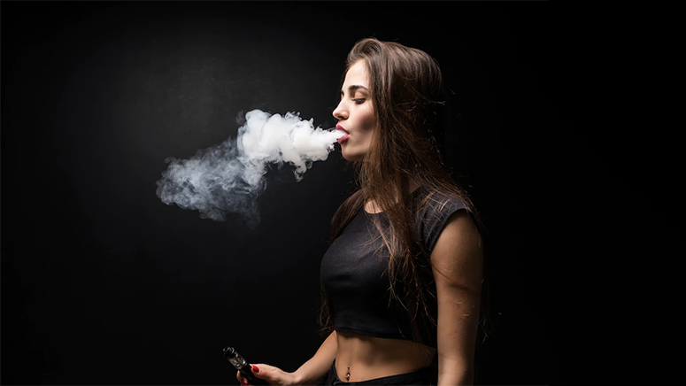 woman_smoking